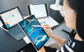 Which Key Economic, Social, and Regulatory Factors Are Driving Current Trends in Alaska's Local Property Markets?